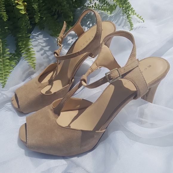 Metaphor Shoes - last chance SUEDE HEELS -size 8